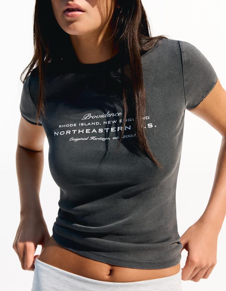 Desenli kısa kollu t-shirt