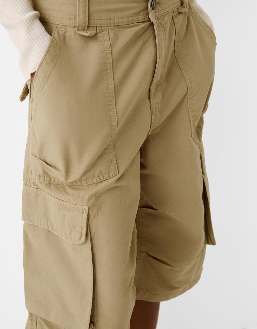 Voluminous multipocket cargo Bermuda shorts-Camel
