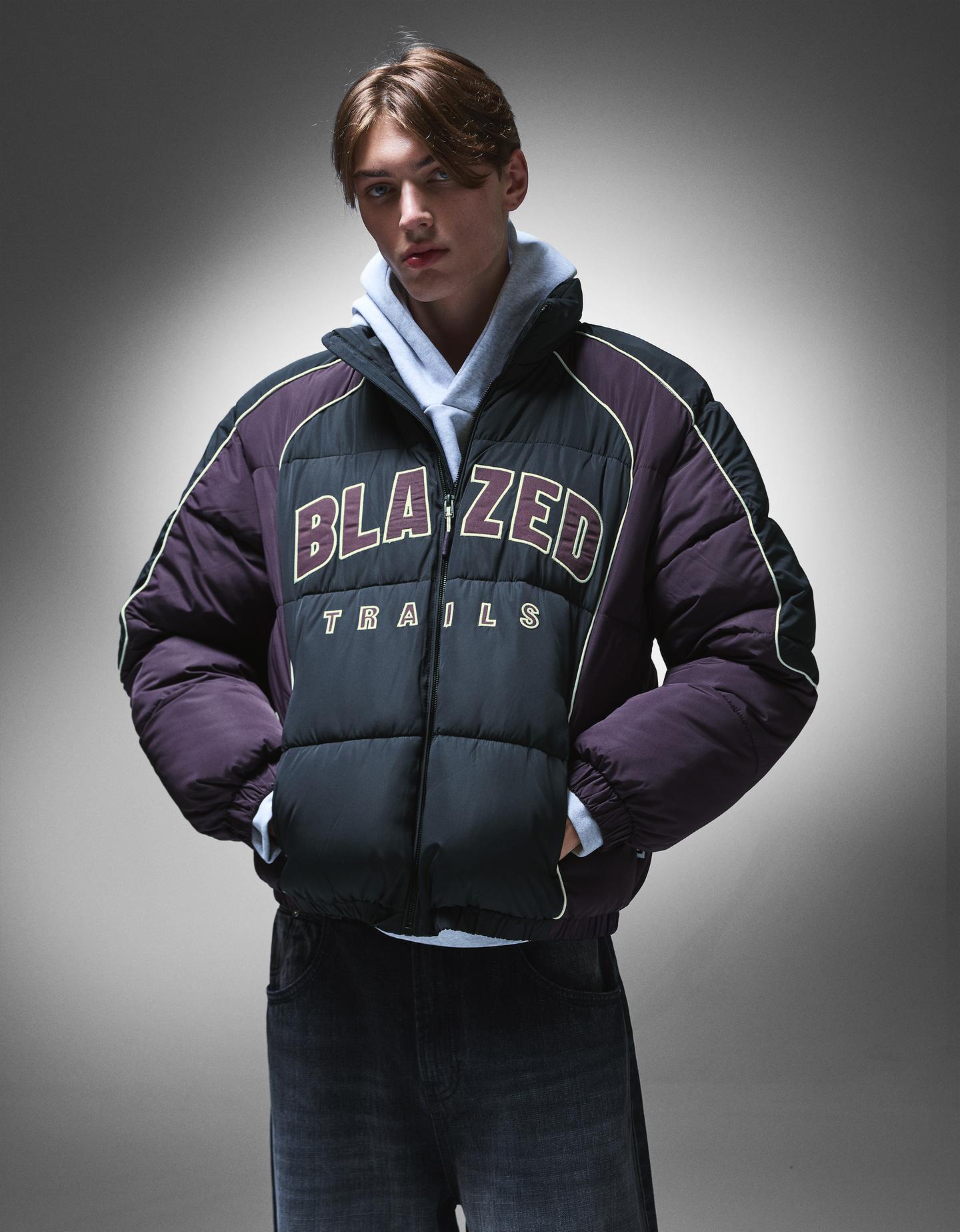 Bershka pikowana kurtka z nadrukiem czarny