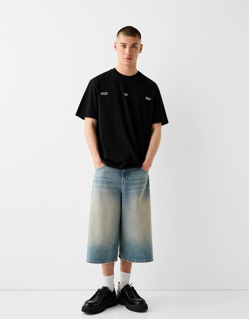 T-shirt manga curta boxy estampado-Preto-3