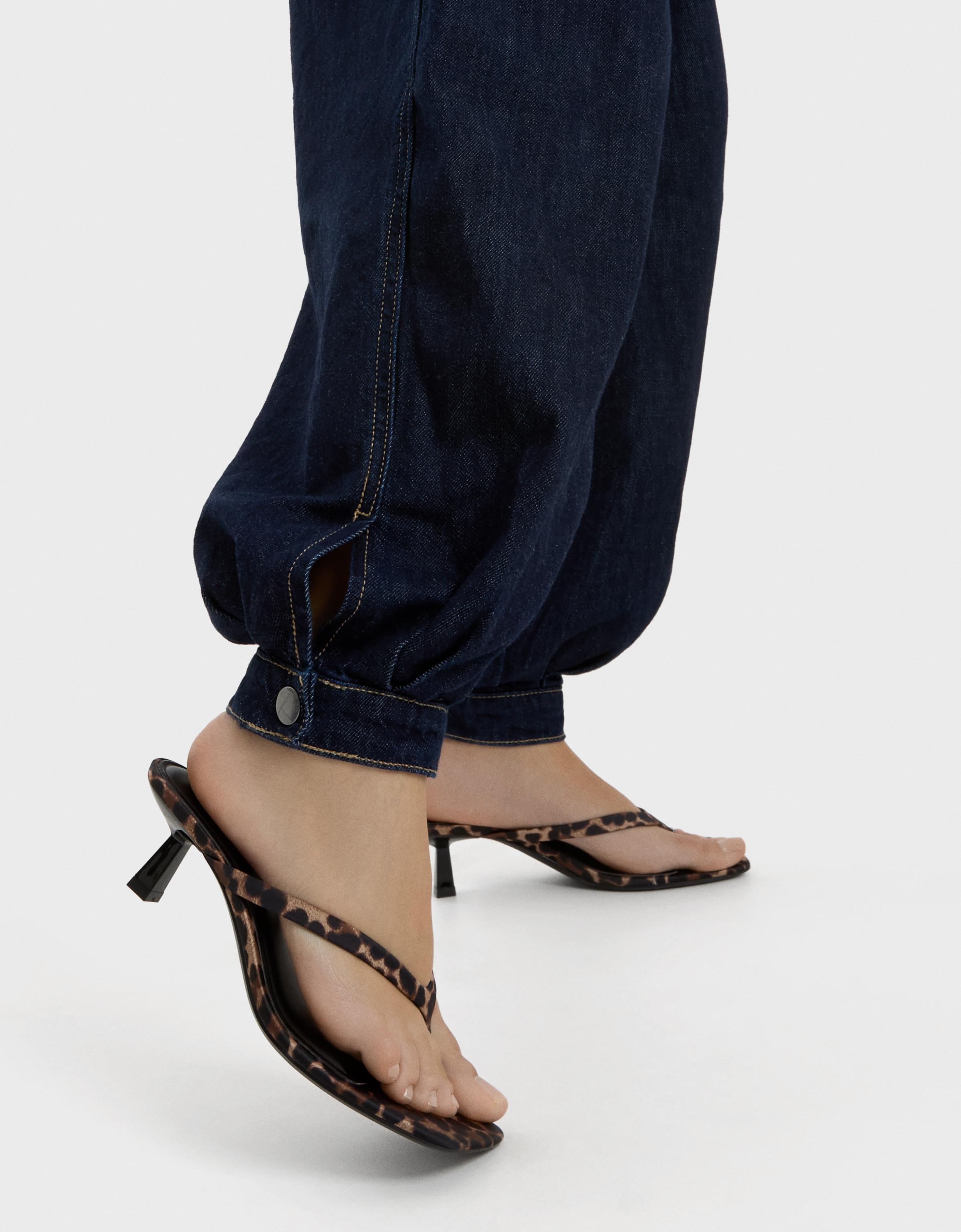 Thong heeled sandals — ANIMAL PRINT