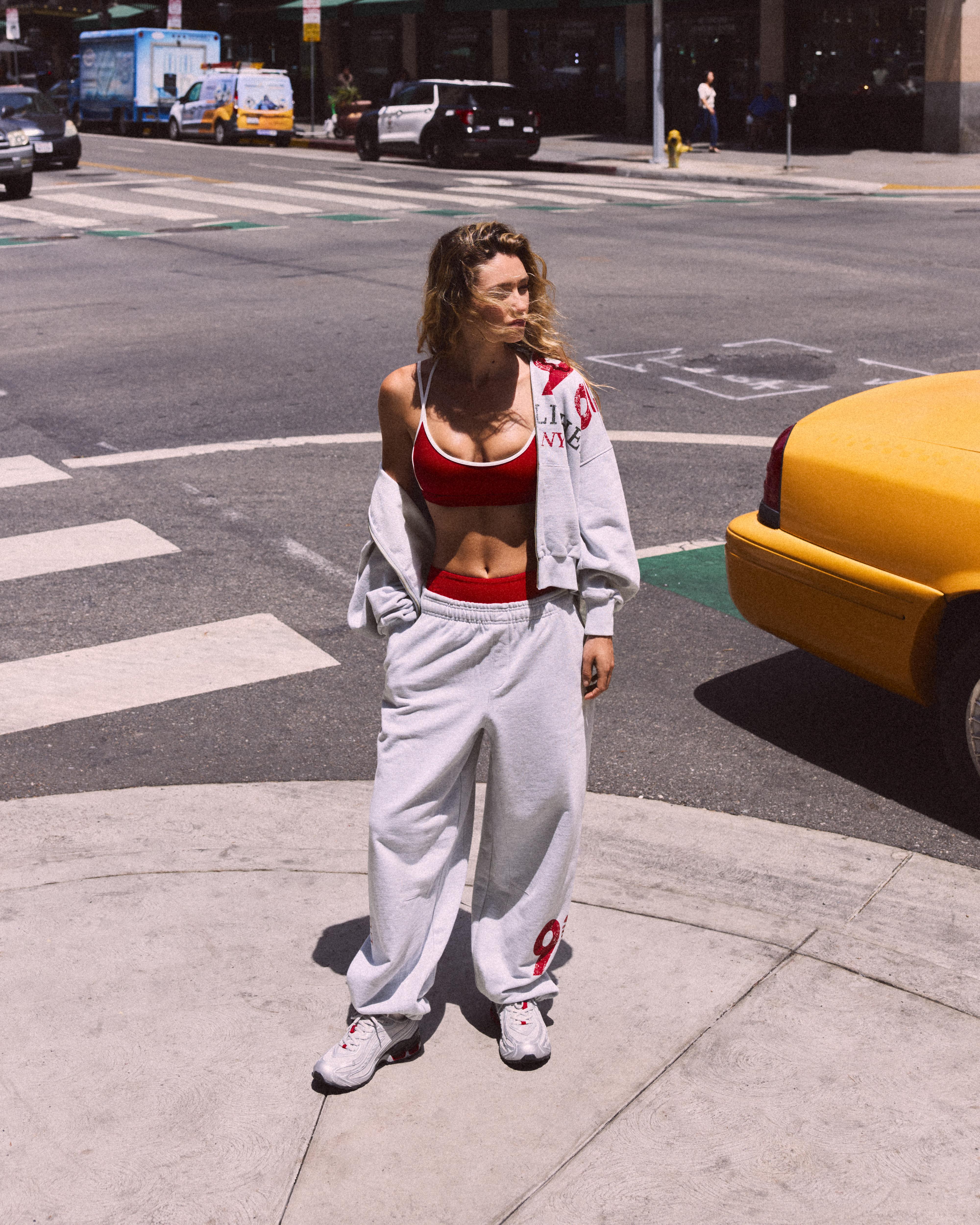 Graphic plush joggers — Mixed gray