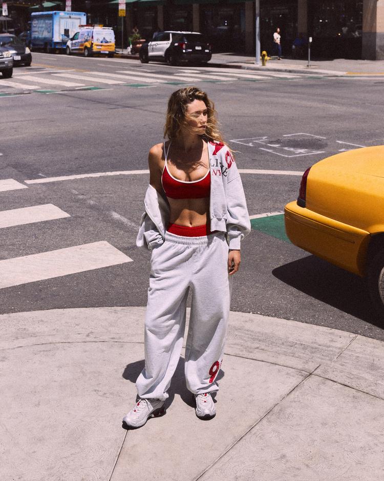 Graphic plush joggers — Mixed gray