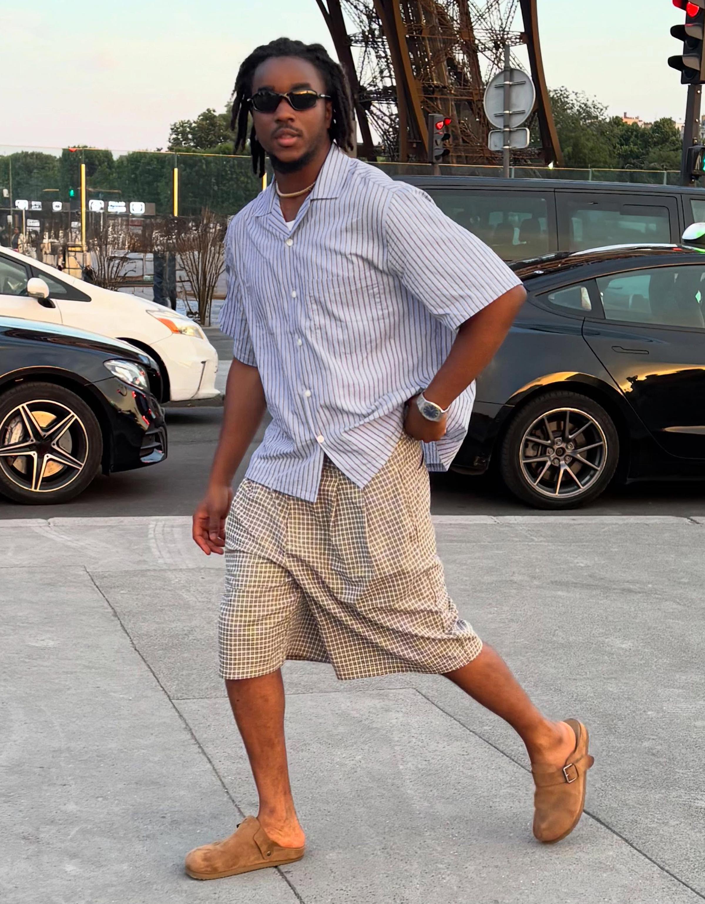 Short-sleeved striped shirt — Light blue