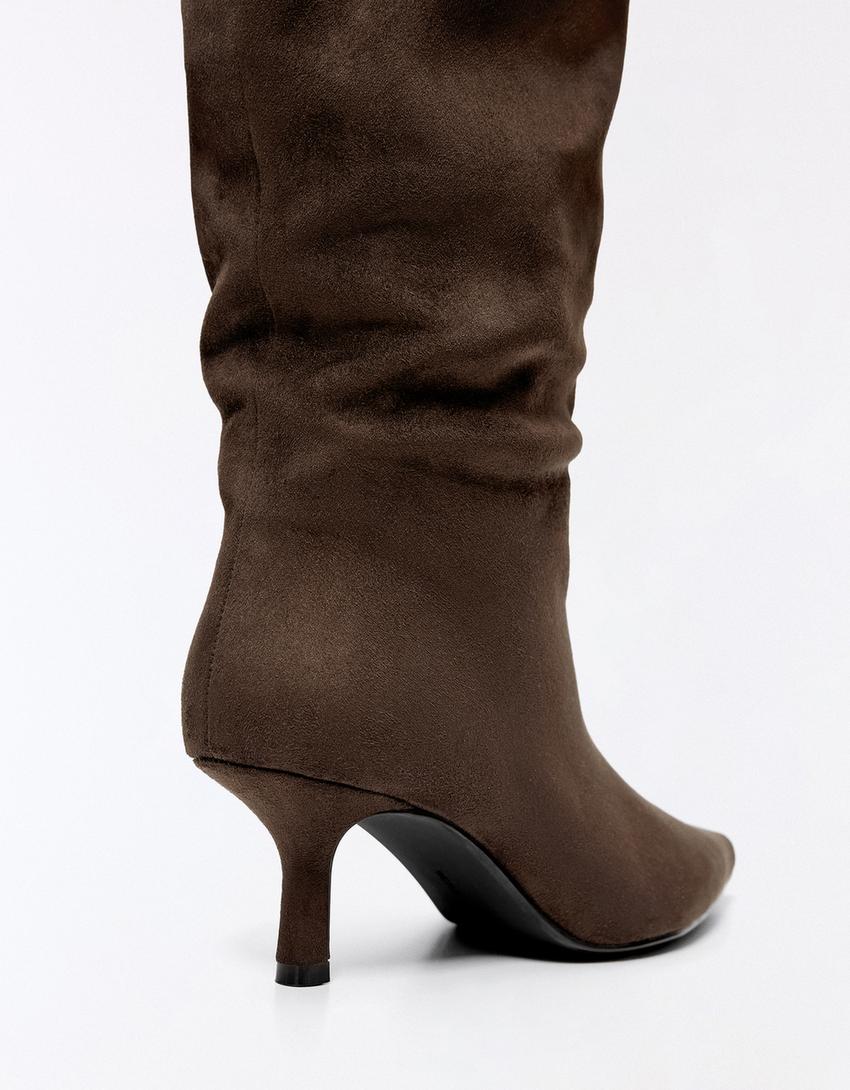 BOTA TACÓN KITTEN-Marrón
