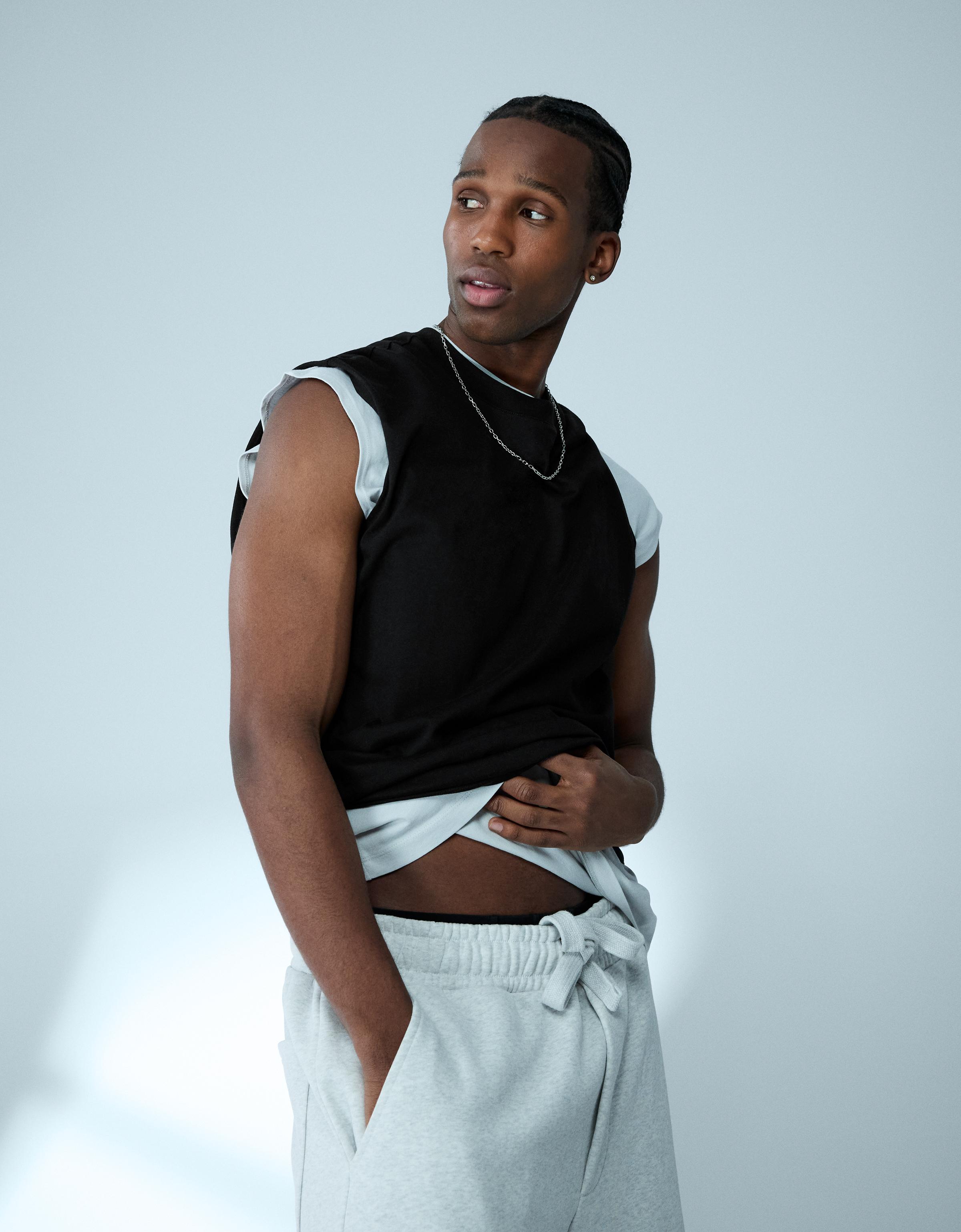 Sleeveless T-shirt — Black
