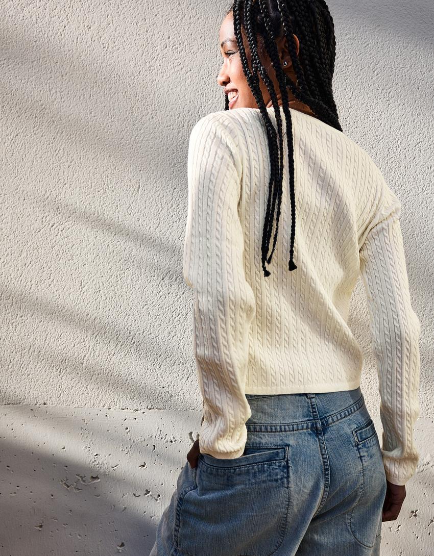 Kardigan z guzikami i warkoczowym splotem-Kremowy