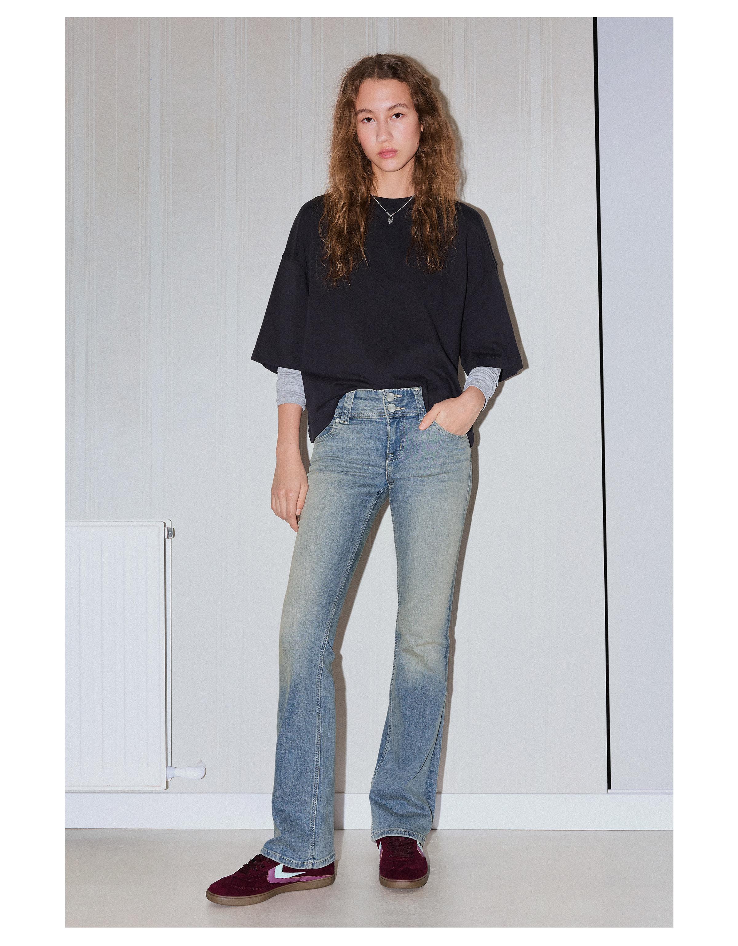 Low-rise boot-cut jeans — Light blue