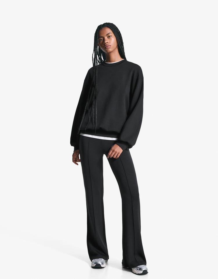 Modal kumaşlı sweatshirt ve flare pantolon takımı