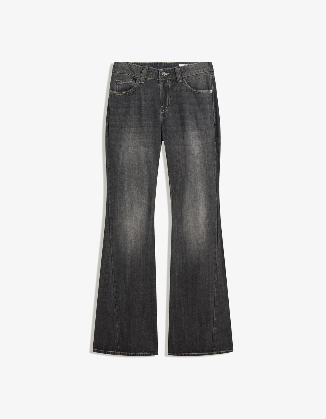 Flared baggy jeans