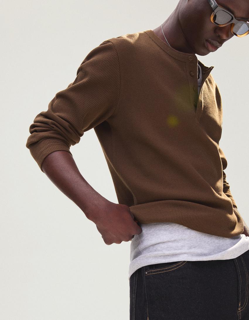 Langärmeliges Henley-Shirt Slim-Fit-Braun