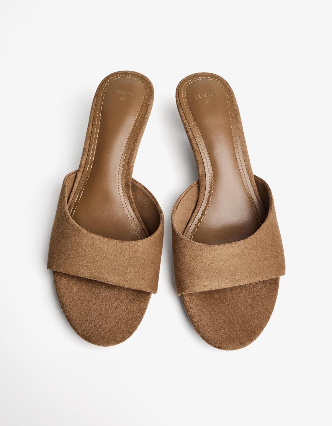 Kitten heel mule sandals