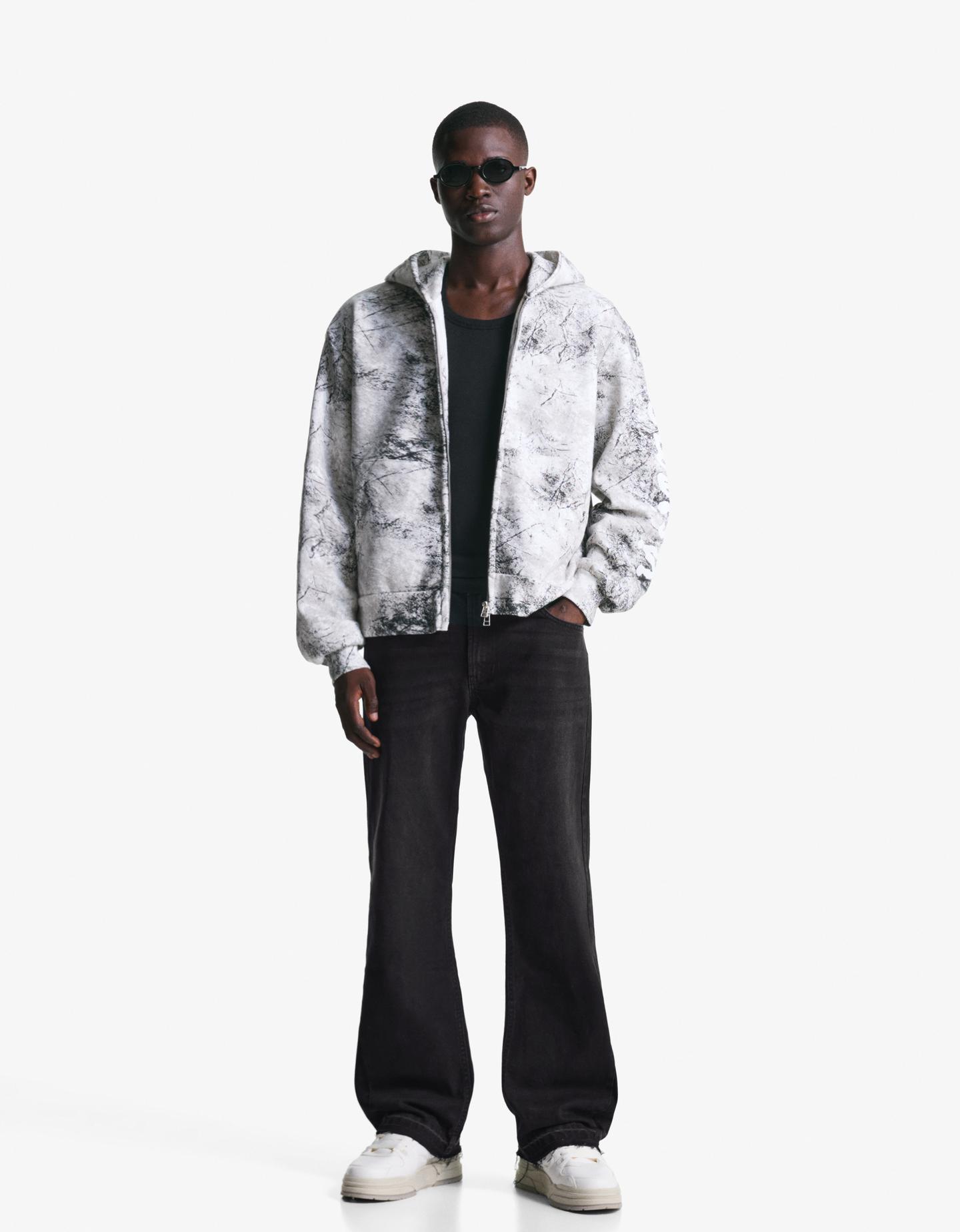 Bershka jeansy o kroju flare straight czarny