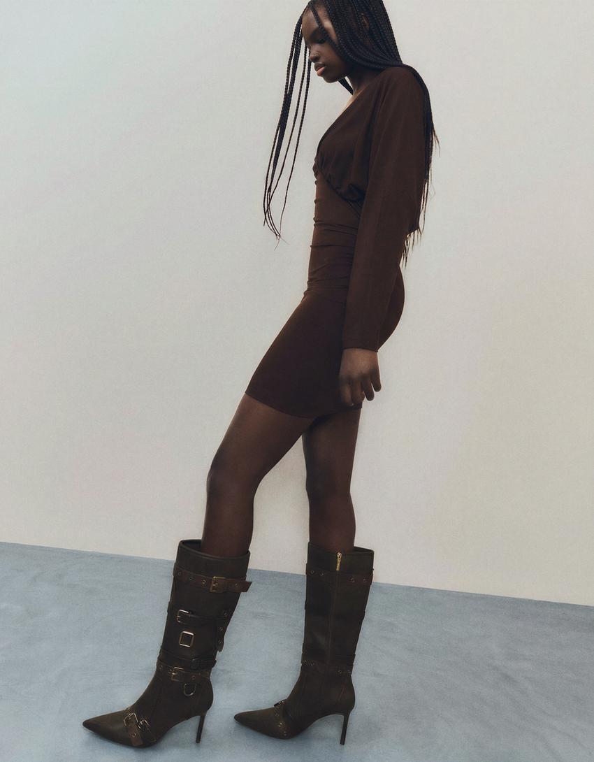 Heeled boots with buckles-Καφέ