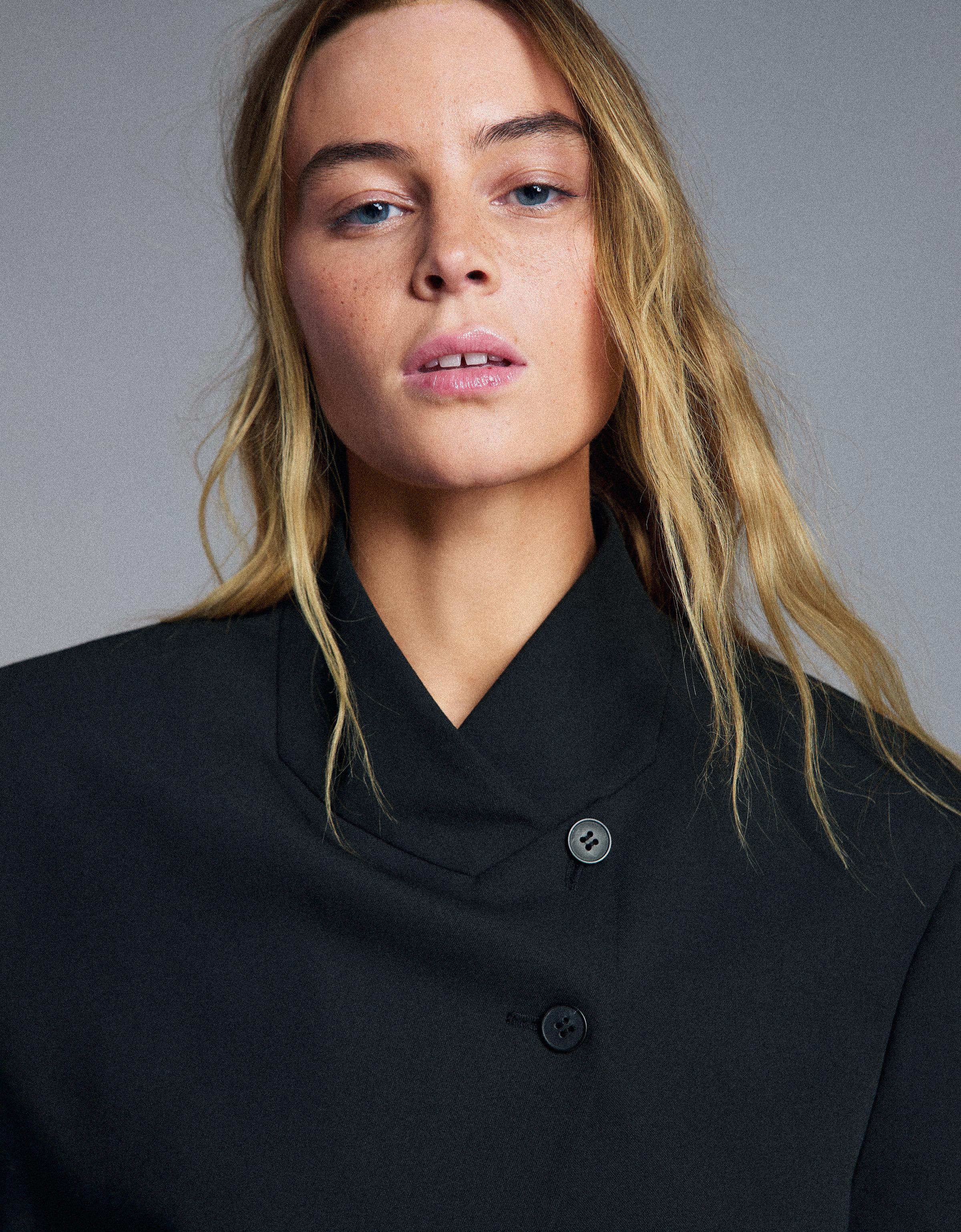 Double-breasted button-up blazer — Black