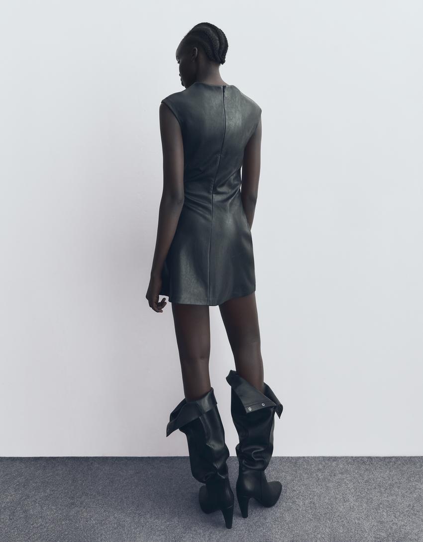 Vestido mini efecto piel-Negro