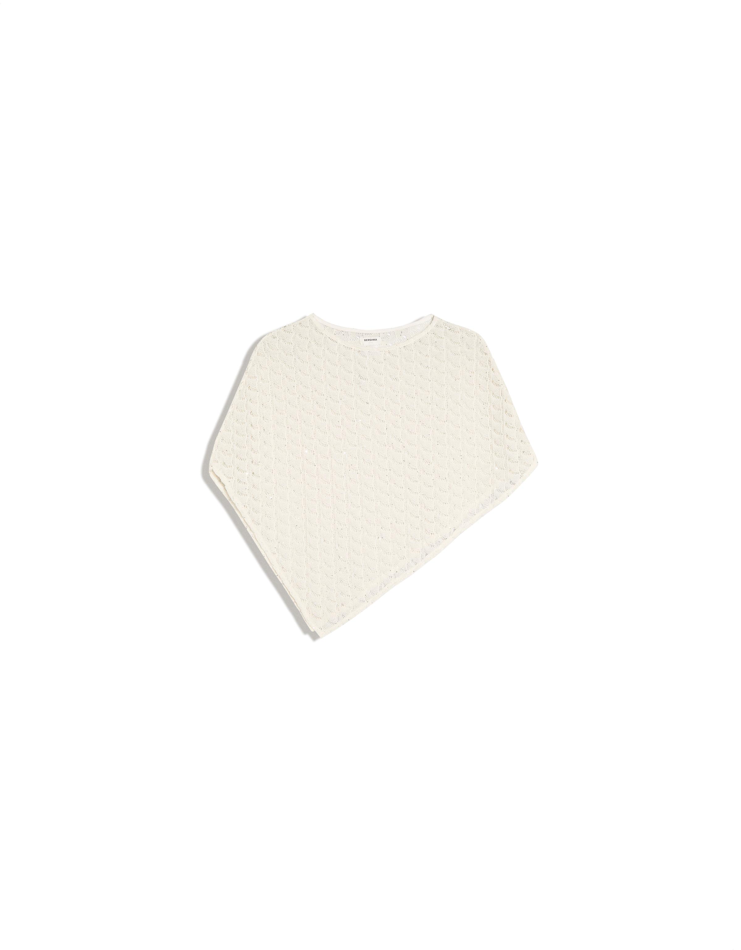 Asymmetric crochet cape — Cream