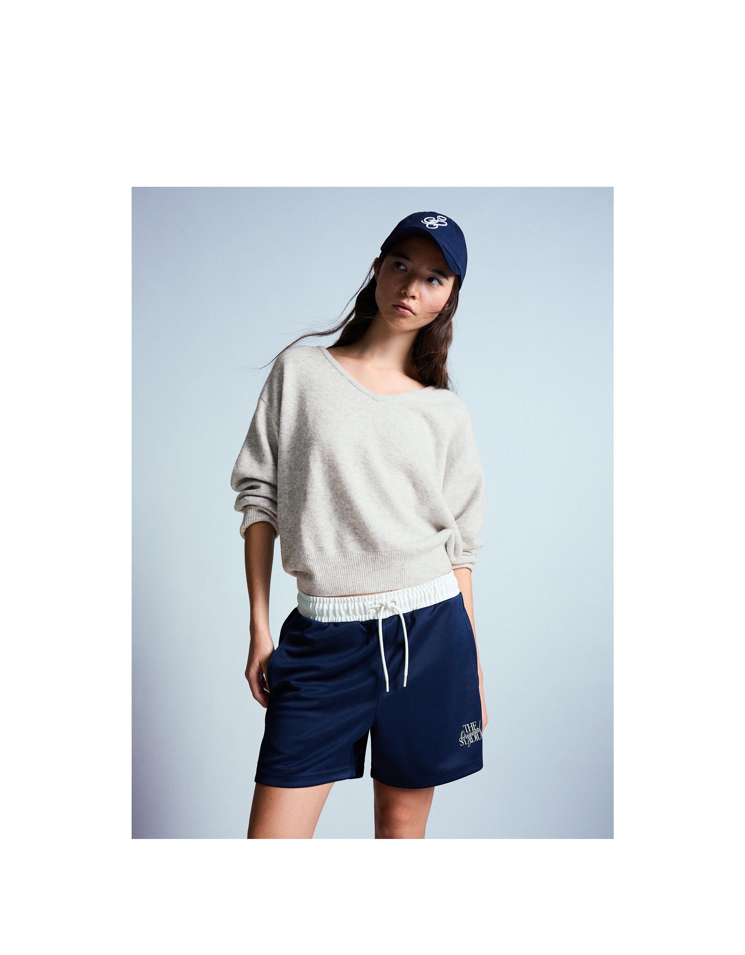 Oversize V-neck soft touch sweater — Grey