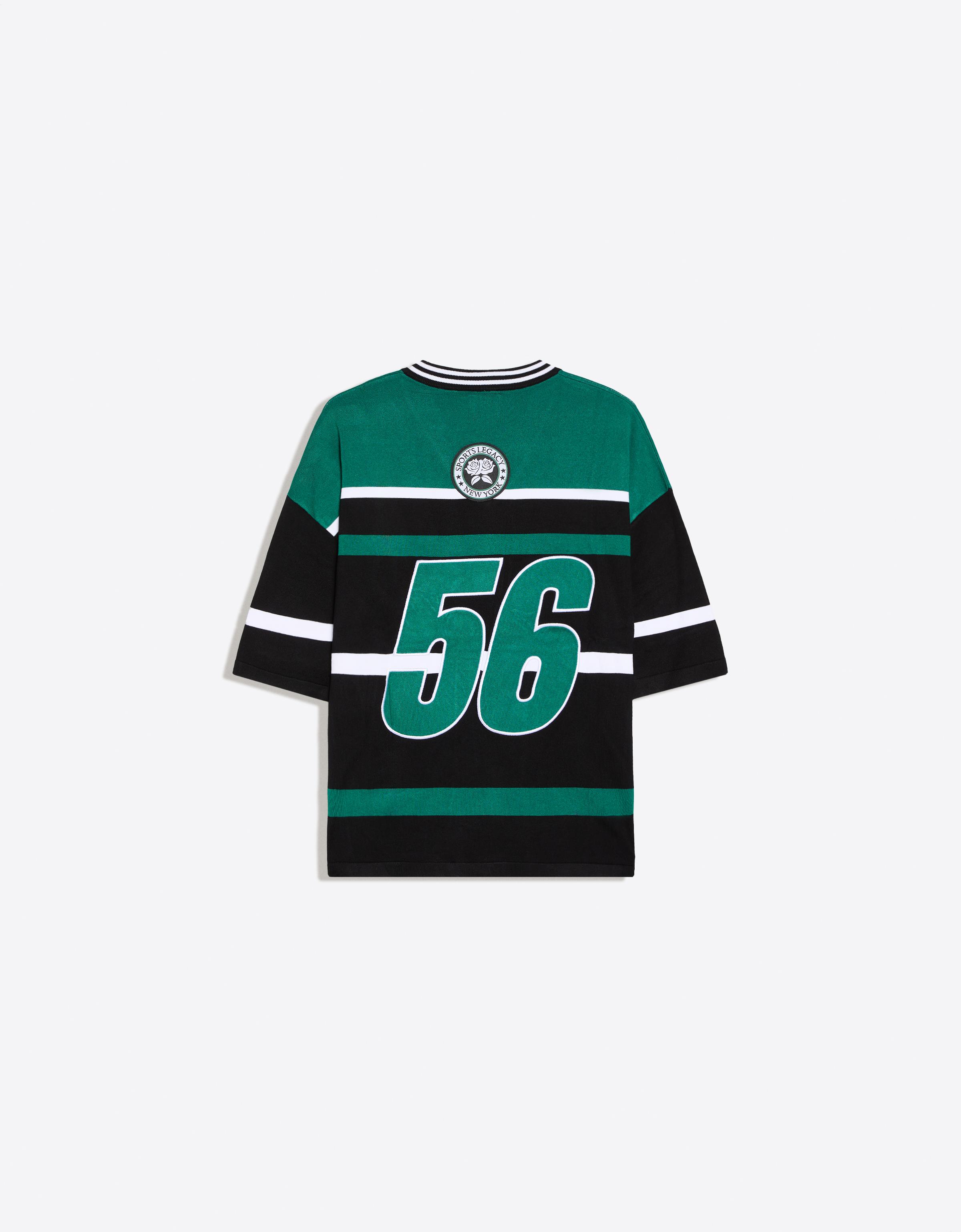 V-neck T-shirt with patch — Green