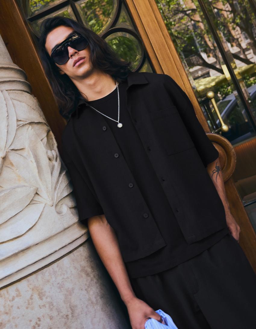 Pleated short sleeve boxy shirt-Black