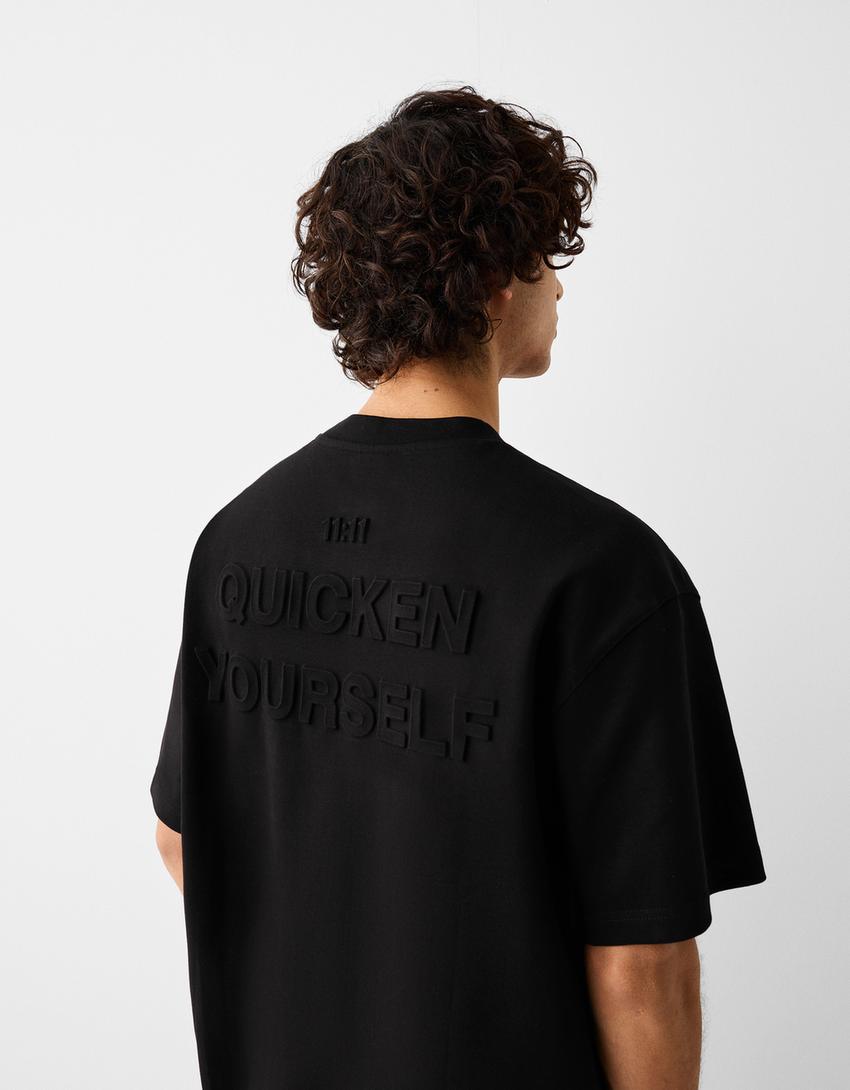 T-shirt manga curta boxy fit estampado relevo-Preto-2