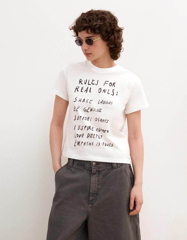 Desenli kısa kollu t-shirt