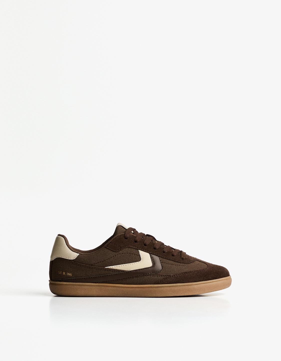 Retro trainers