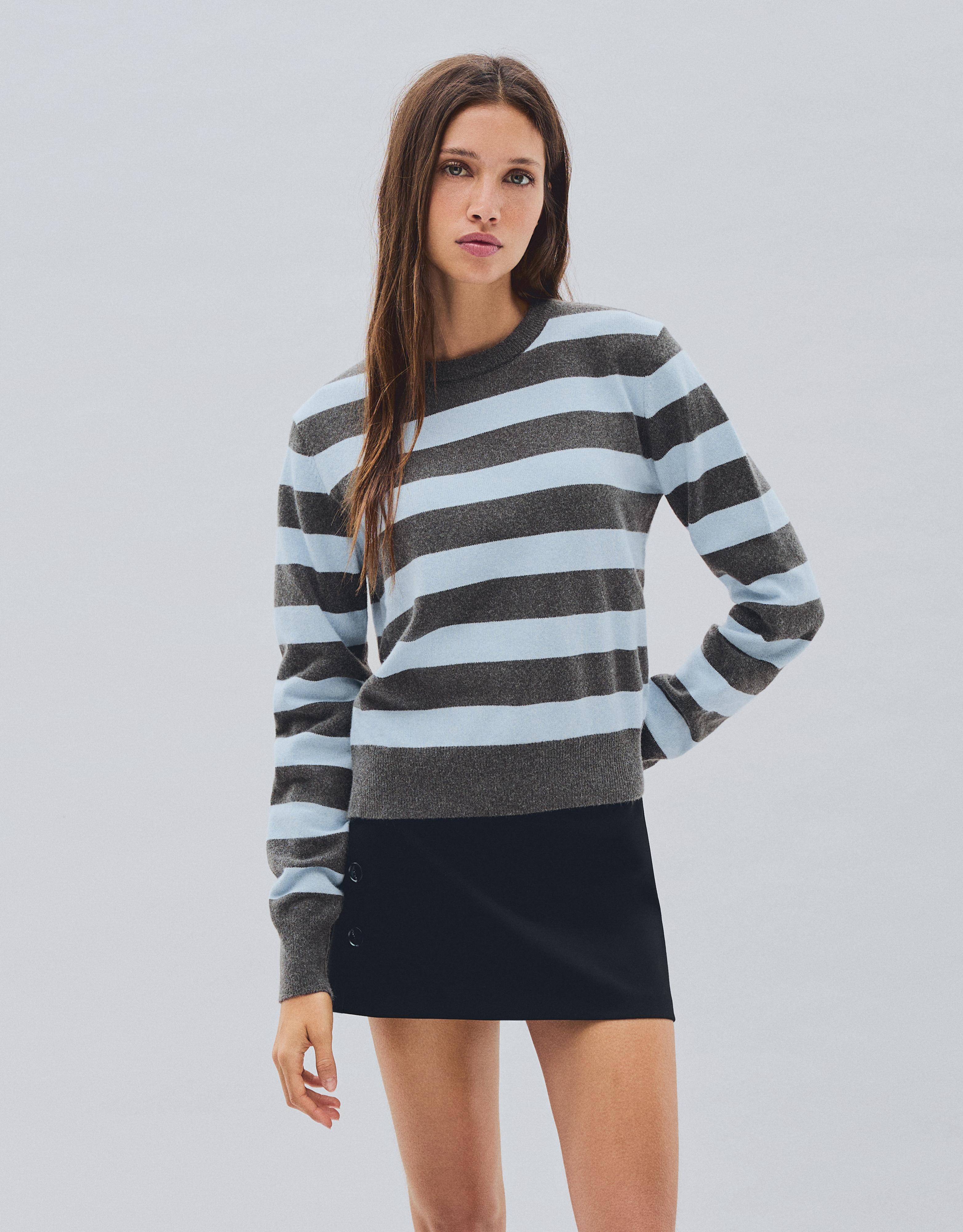 Round neck jumper — Grey