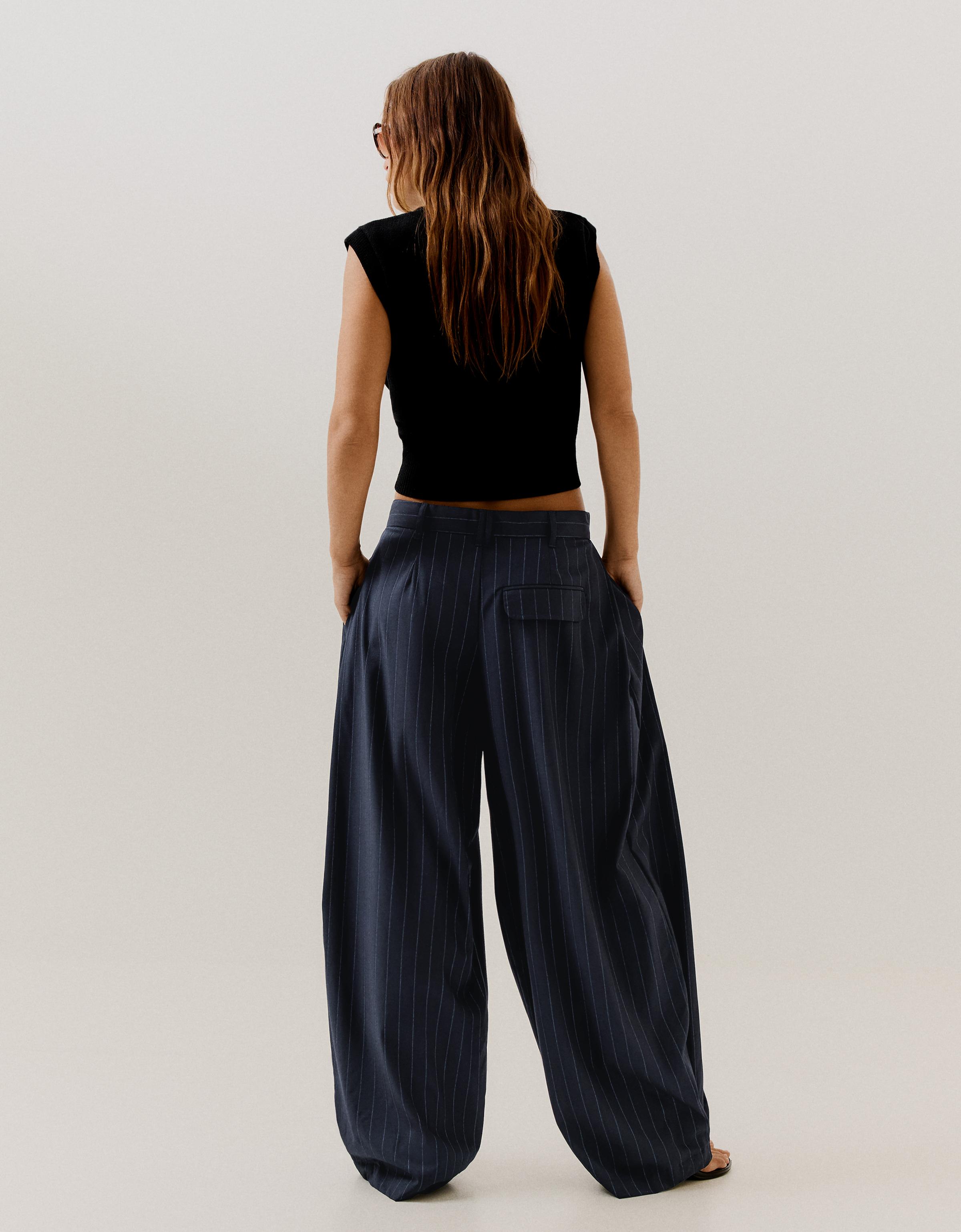 Side-pleat trousers — Navy