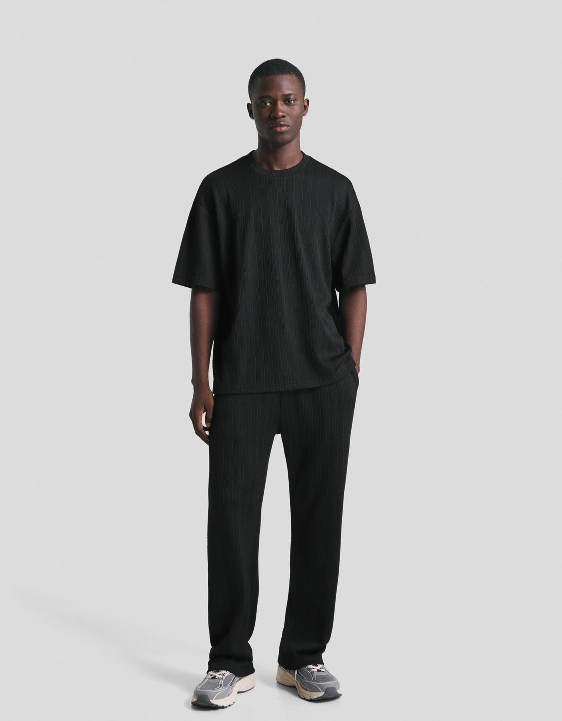 Ensemble T-shirt et pantalon