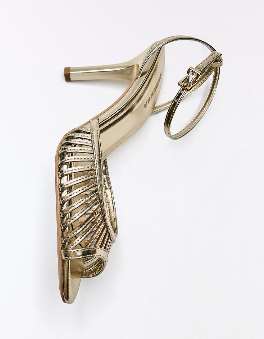 Scarpe con tacco e apertura-Oro