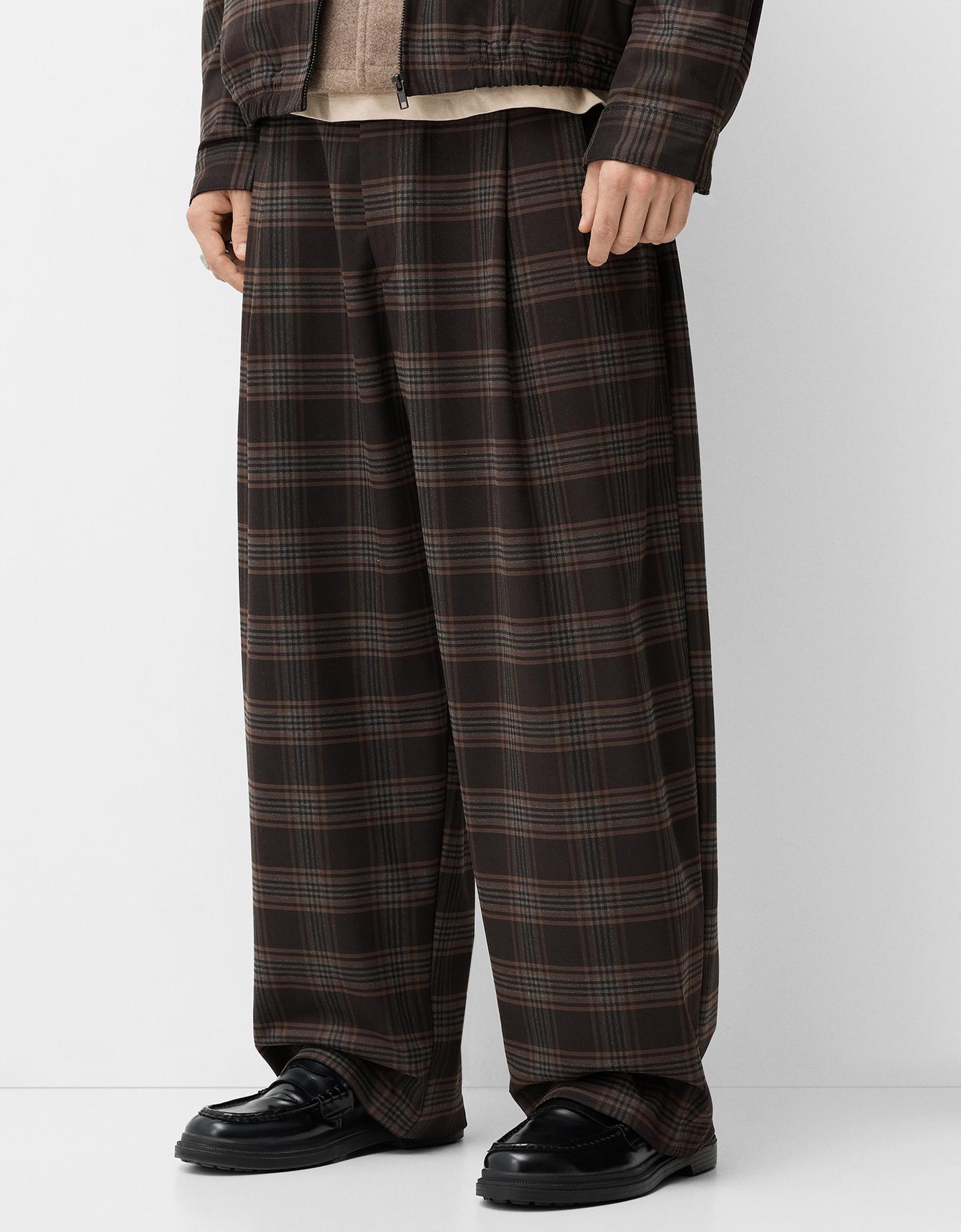 Bershka Pantalón Balloon Cuadros Hombre 38 Marrón