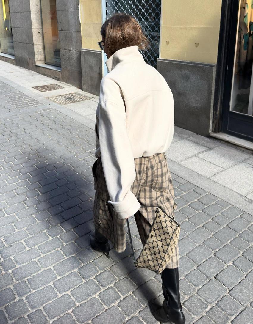 Soft Touch Jacke mit Puffärmeln-Sandfarbe