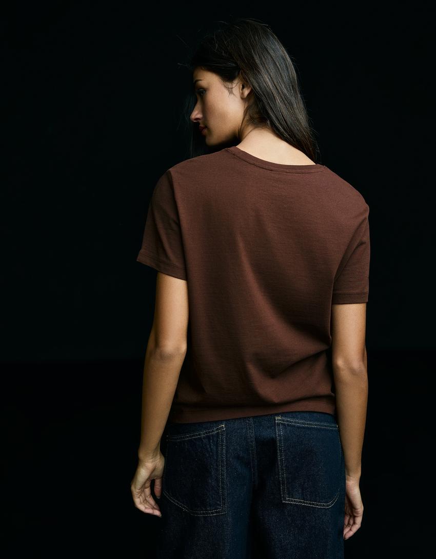 Camiseta manga corta básica-Marrón