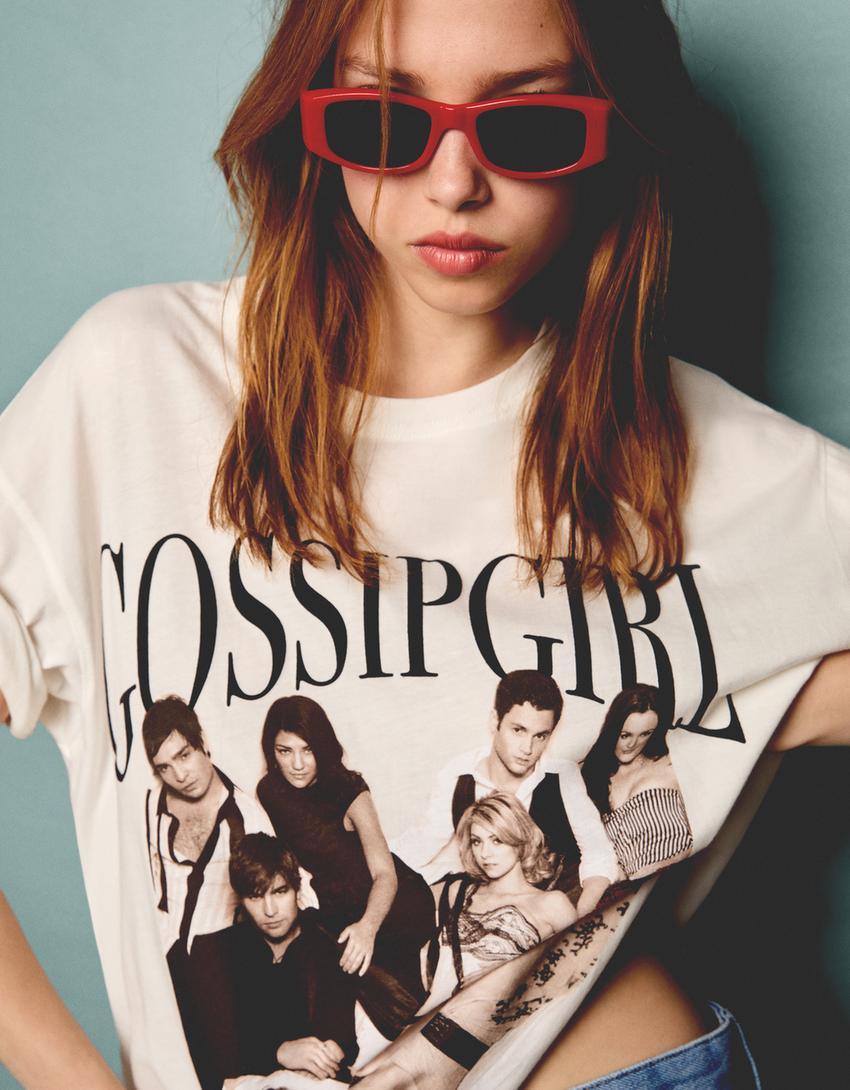 Kısa kollu Gossip Girls baskılı t-shirt-Krem-1