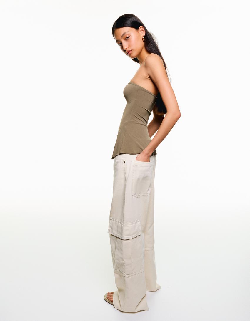 Top bandeau em crepe com bainha assimétrica-Caqui