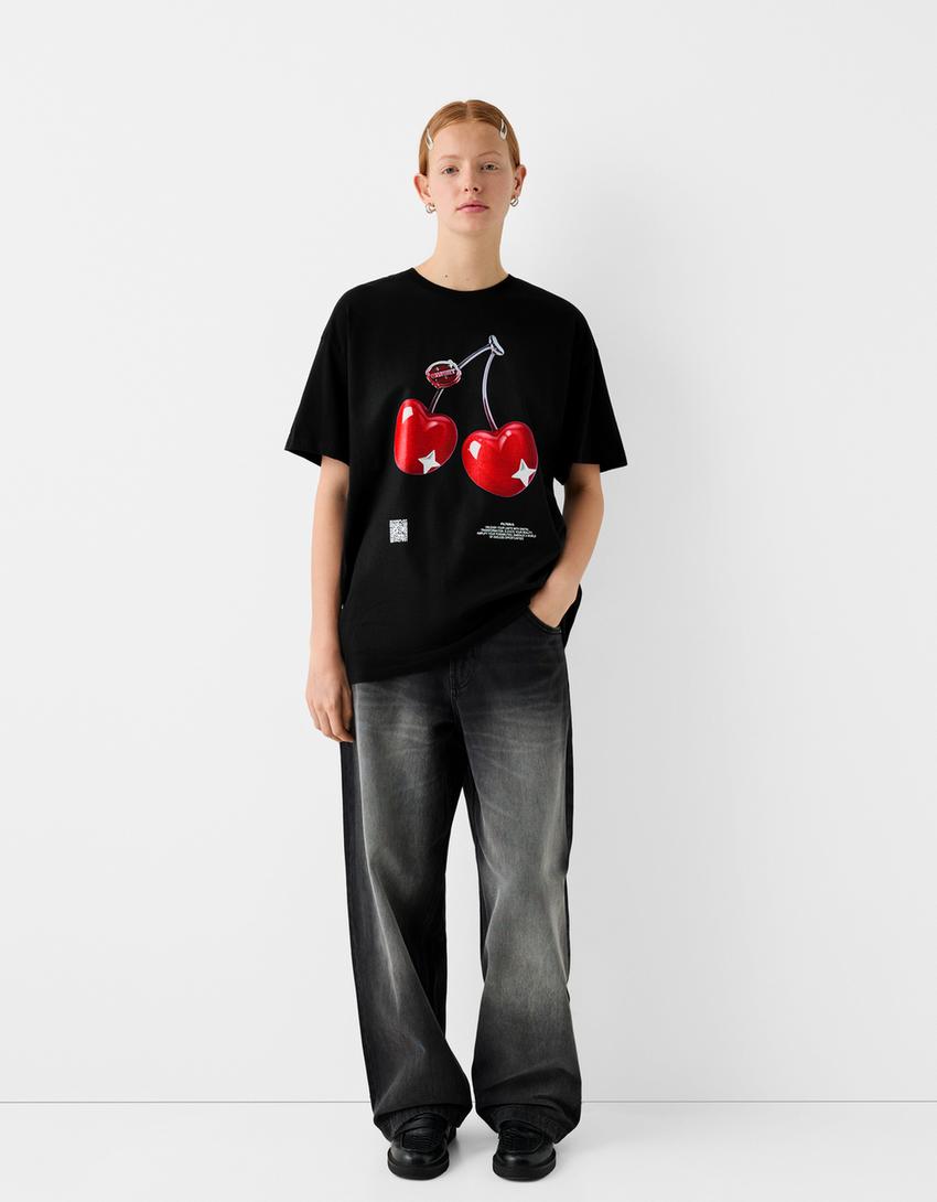 T-shirt Bershka Wearable Art oversize fit com estampado-Preto-4