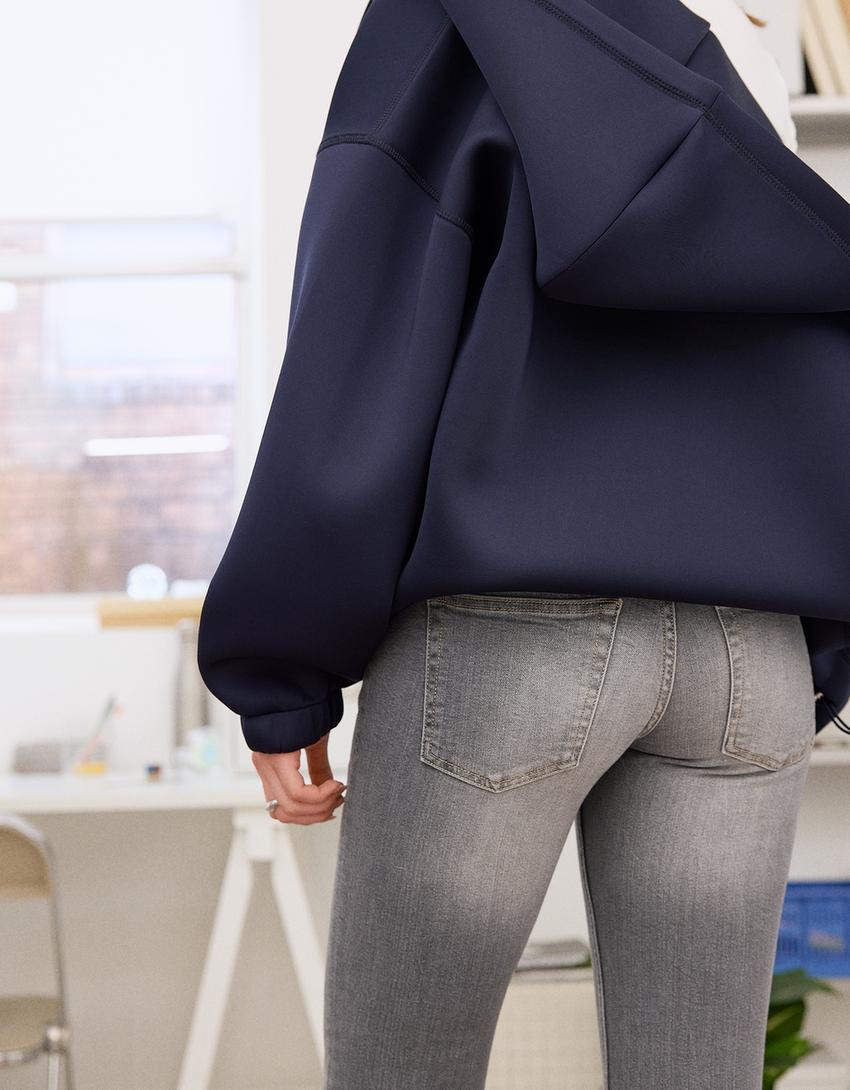 Matalavyötäröiset bootcut-farkut-Harmaa-1