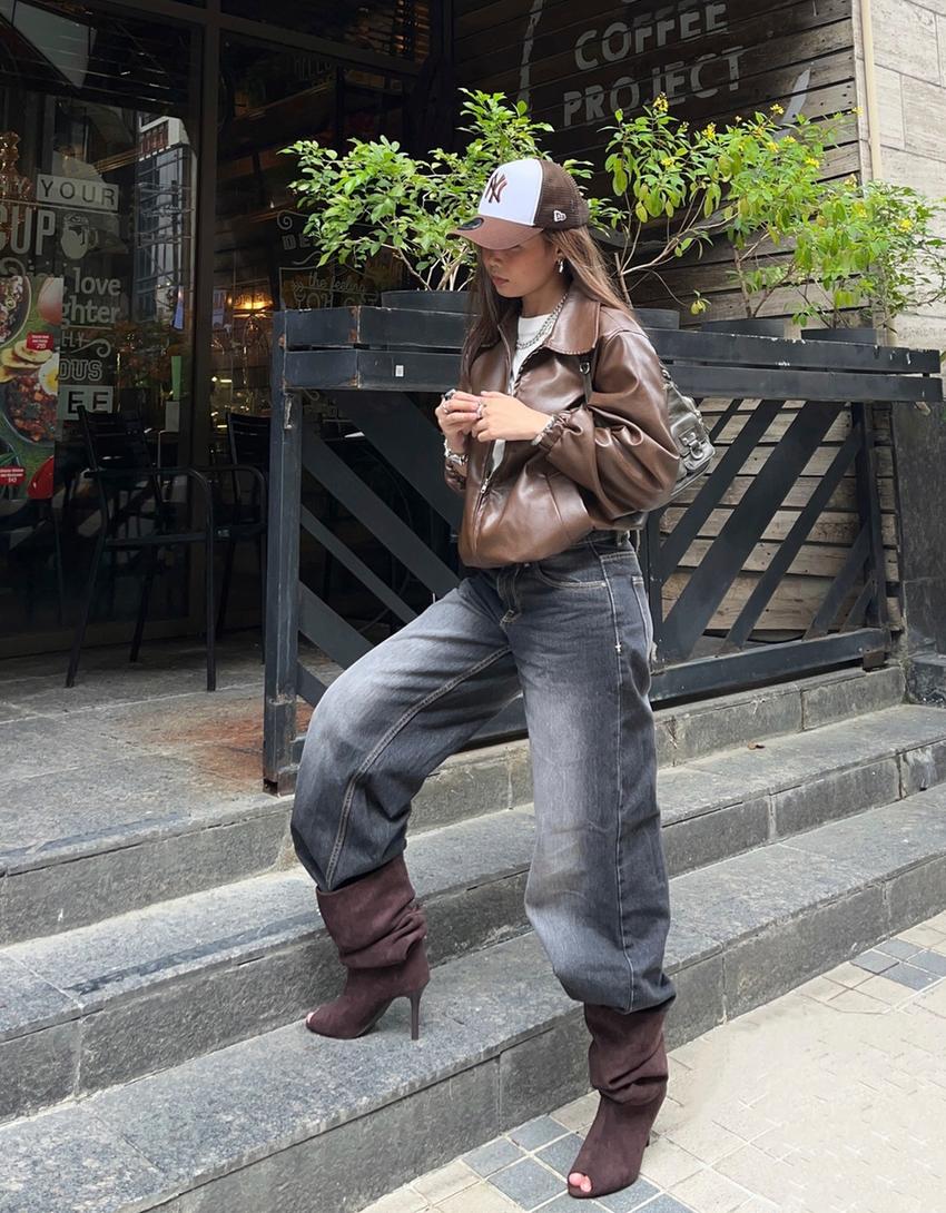 Bota tacón fino abertura-Marrón