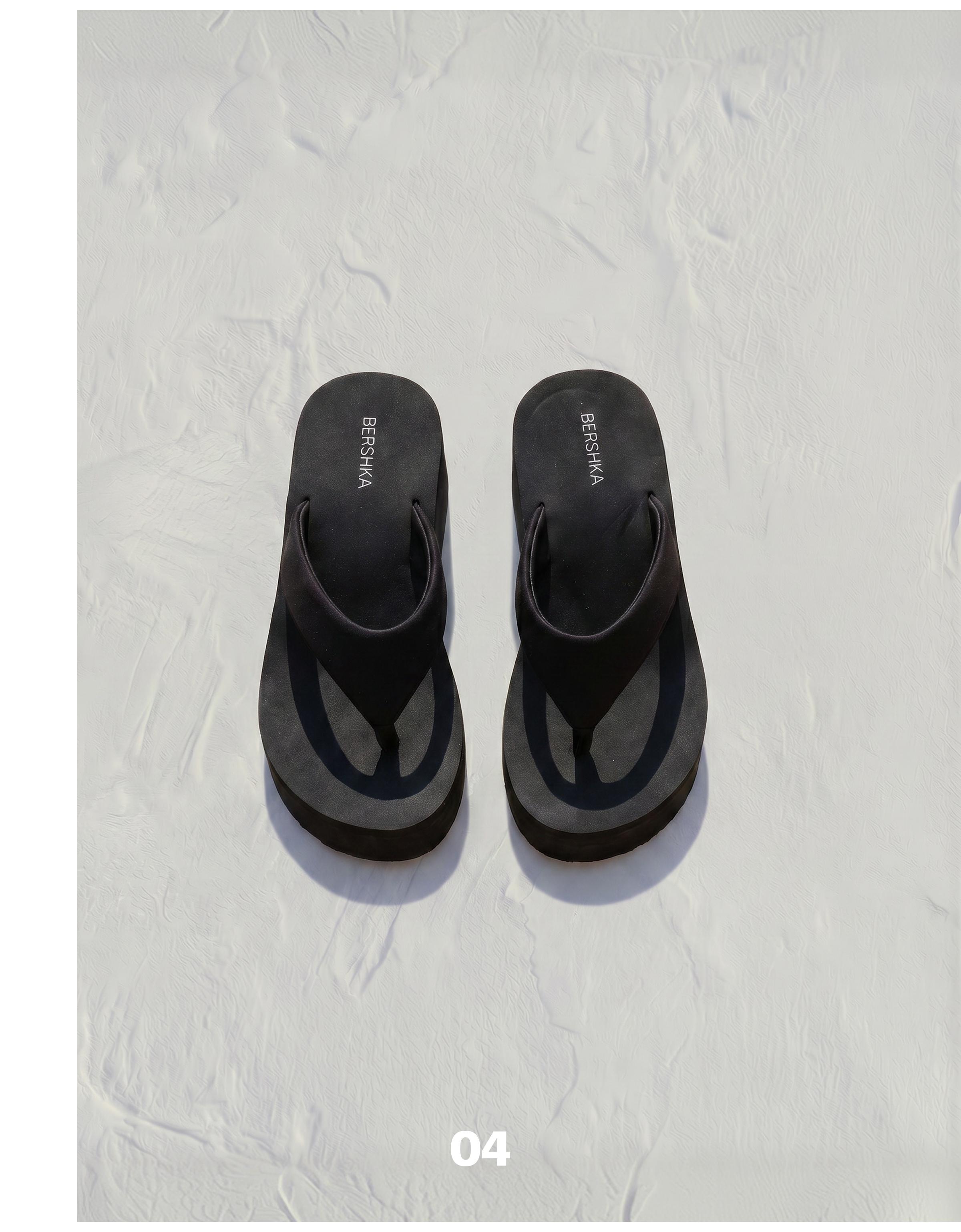 Thong heeled platform sandals — BLACK