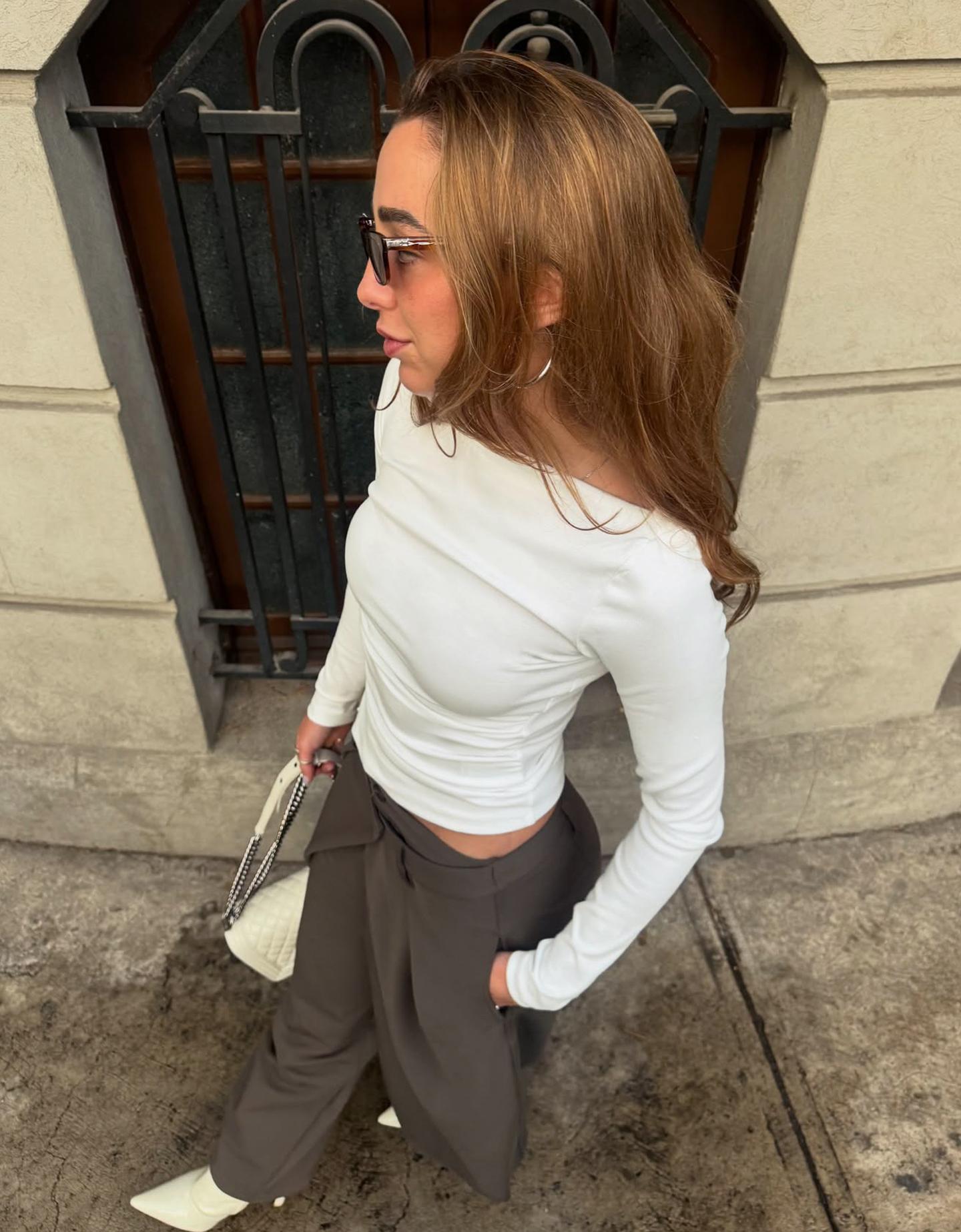 Bershka Camiseta Manga Larga Asimétrica Mujer Blanco Roto
