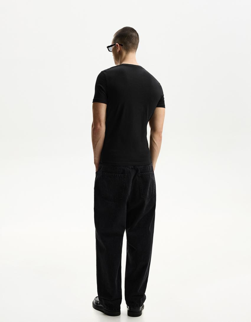 Basic-T-Shirt-Schwarz-1