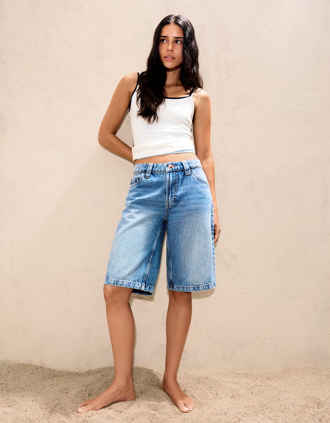 Baggy denim shorts