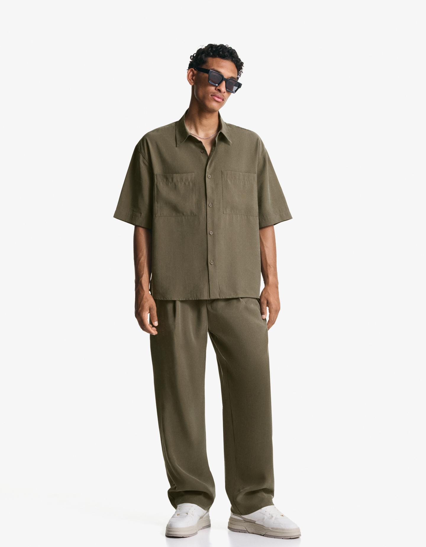 Bershka spodnie jogger o kroju baggy khaki