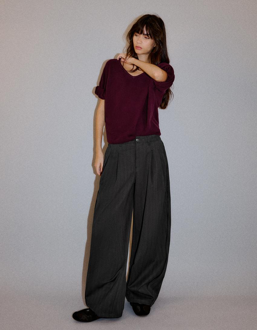 Sweter oversize z dekoltem w serek soft touch-Bordowy