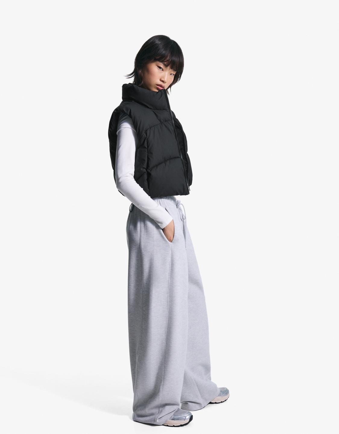 Cropped puffer gilet