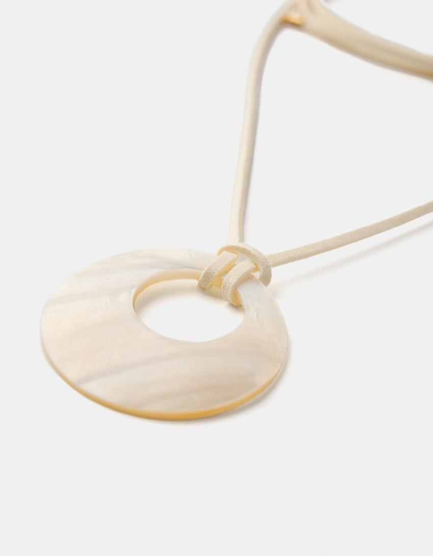 عقد شوكر من عرق اللؤلؤ-كريمي-2