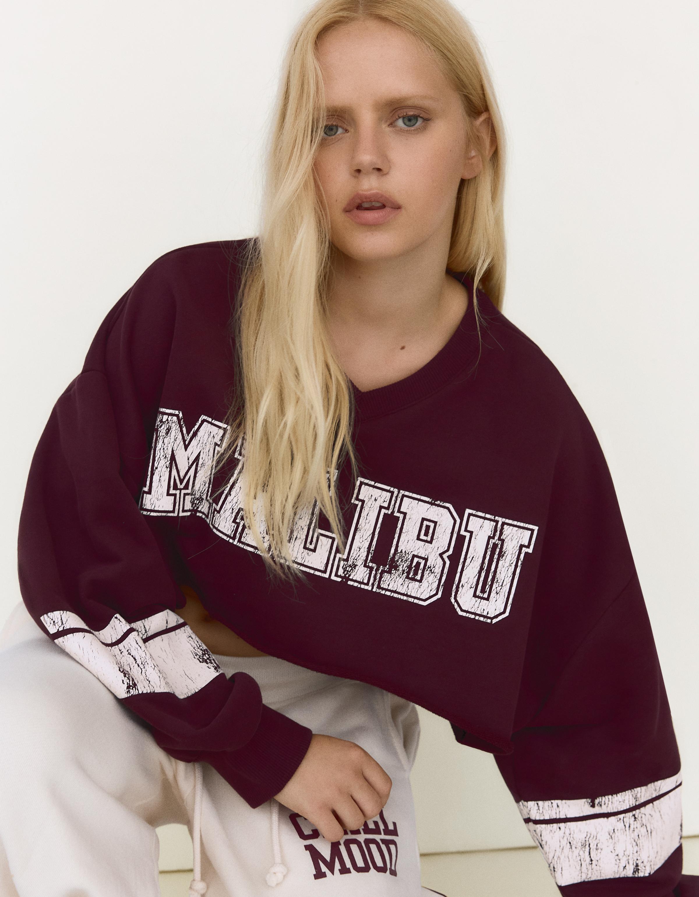 Cropped round neck print sweatshirt — Burgundy