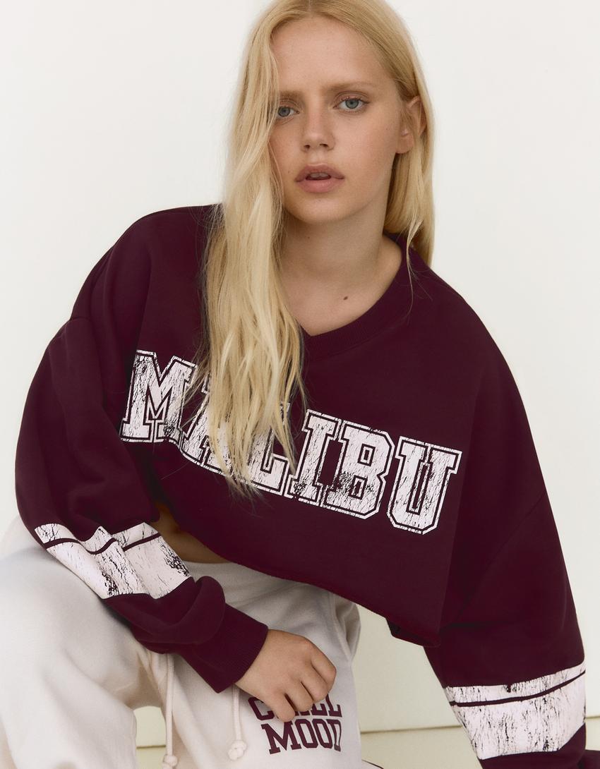 Cropped round neck print sweatshirt-Burgundy