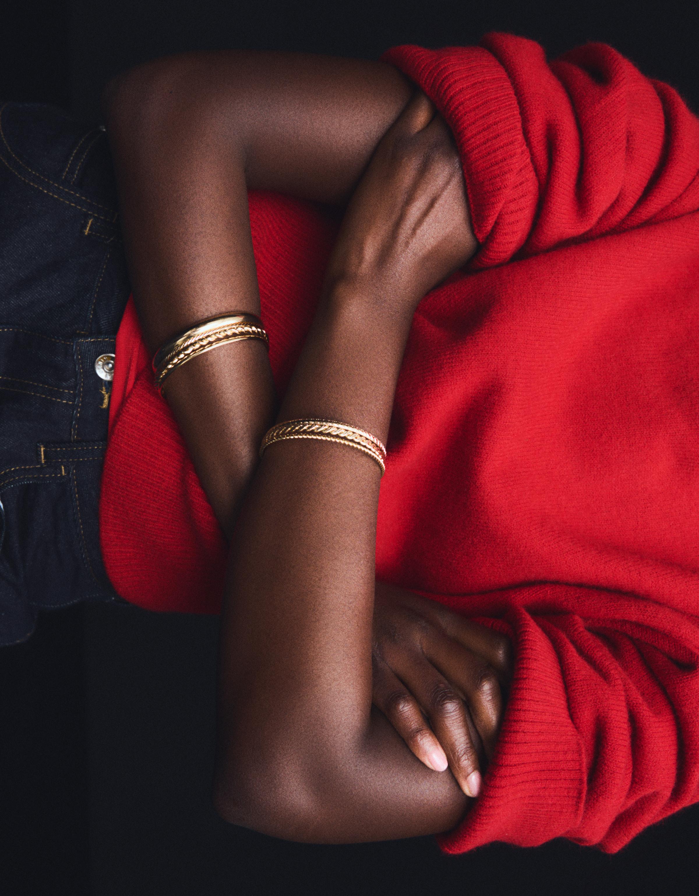 Bershka Pack Of 7 Thin Bracelets In Gold